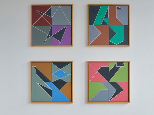 Paul Uwe Dreyer, Figuration – dynamisch, 1-4 (2006), 4 × Öl auf Lwd. je 86 × 86 cm (m. R.), Installationsansicht Kunstmuseum Reutlingen | konkret. Foto: H. Kube Ventura © VG Bild-Kunst, Bonn 2026