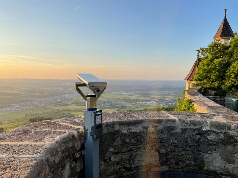 Abendstimmung an der Burg Teck ©hochgehberge