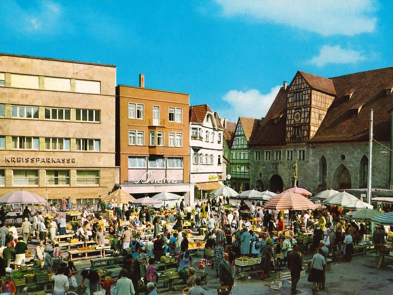 Marktplatz mit Wochenmarkt und Schrannen, um 1959, Fotograf unbekannt, Heimatmuseum Reutlingen