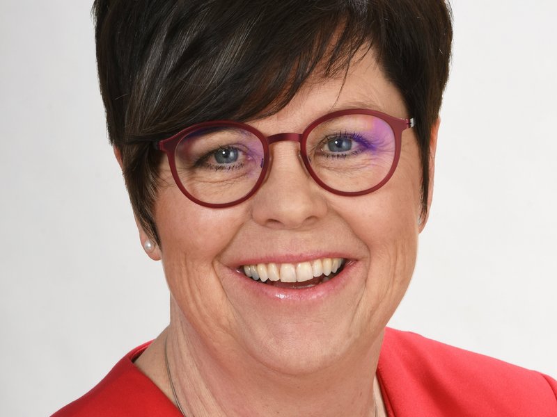 Foto: Dorothea Maisch ist Moderatorin, Trainerin, Coach und Politikerin auf Kommunal- und Kreisebene. (Quelle: privat)